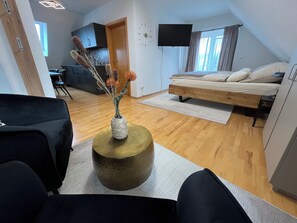 1 bedroom, travel cot, free WiFi, bed sheets - Apartment 1 on the historic railroad line - between Leutkirch and Isny im Allgäu (Leutkirch im Allgäu)