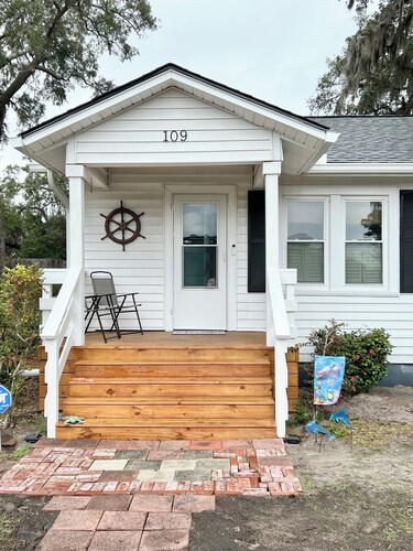 Coastal Retreat in St. Marys with Kayaks and Bikes!