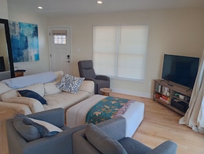 Smart TV, books, video library, stereo