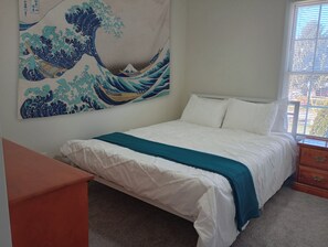 3 bedrooms, iron/ironing board, free WiFi, bed sheets - Serene 3-bedroom waterfront newly renovated house, AC, Fast WiFi, Patio (White Marsh)