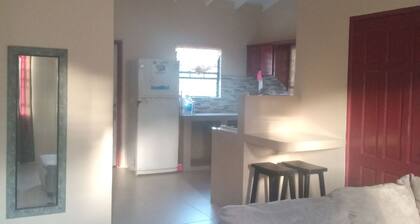 Room-near air and Ferry Ports, Shops & b