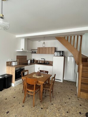 Private kitchen - Cayeux sur Mer. Family home 2 steps from the sea! (Cayeux-sur-Mer)