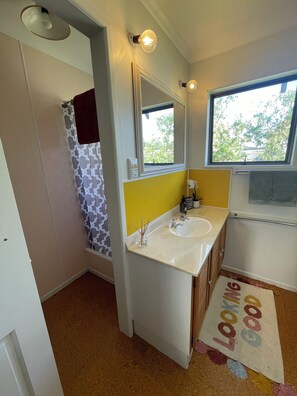 Towels, soap, shampoo, toilet paper