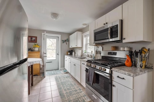 Goose rocks beach! Dock & River views!