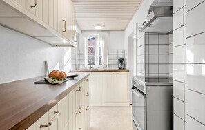 Geladeira, lava-louças, cafeteira/chaleira