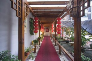 Ảnh chưa phân loại, 2 trong số 26 ảnh, nút