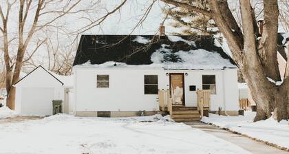 Charming Franklin House: Close to Campus, Sleeps 6