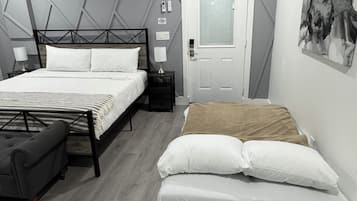 1 habitación, tabla de planchar con plancha, wifi y ropa de cama