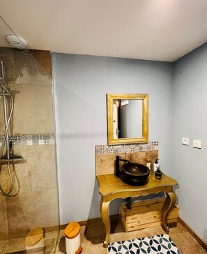Shower, toilet paper