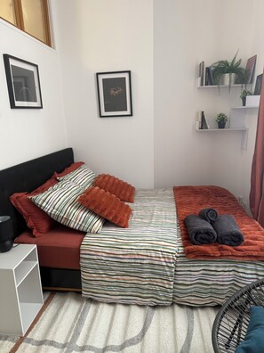 1 sovrum, strykjärn/strykbräda, wi-fi och sängkläder