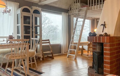 Lovely home in Kråketorp with WiFi