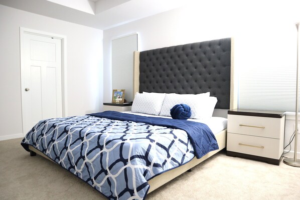 5 bedrooms, iron/ironing board, WiFi, bed sheets