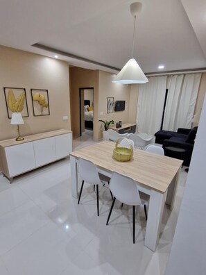 Dining - Zahma Apartments - Luxury 2 bedroom apartment (Praia)