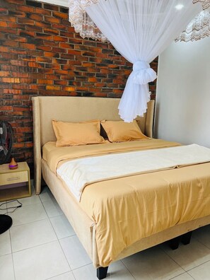 1 chambre, fer et planche à repasser, Wi-Fi, draps fournis