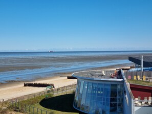 Beach - Waves & wind - Modern vacation apartment with sea view (Cuxhaven)