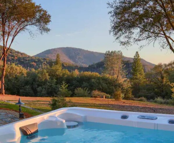Bain à remous extérieur