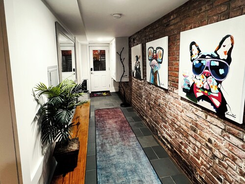 Chic 1-bedroom in vibrant  Downtown Jersey City - 5 minutes walk to subway