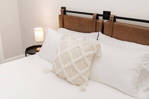 3 slaapkamers, een strijkplank/strijkijzer, wifi, beddengoed