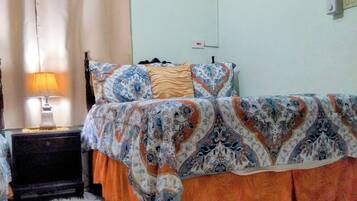Basic Quadruple Room, Private Bathroom