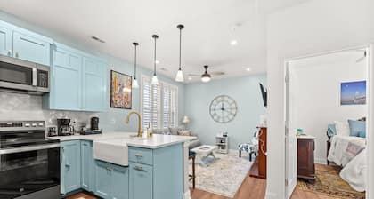 Teacup Cottage in the Heart of Historic Summerville