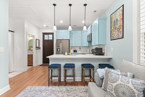 Teacup Cottage in the Heart of Historic Summerville