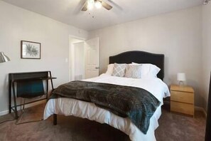 3 dormitoris, planxa i posts de planxar, wifi i roba de llit 