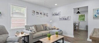 Entire Duplex 10 Mins from DT Greenville