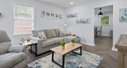 Entire Duplex 10 Mins from DT Greenville