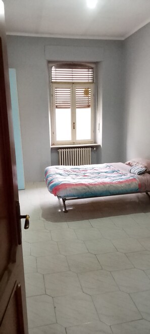 2 bedrooms, bed sheets