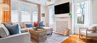 Roberson House -Private Pool -Walk to DT-Sleeps 12