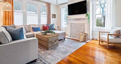 Roberson House -Private Pool -Walk to DT-Sleeps 12