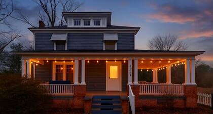 Roberson House: Private Pool|Walk to Downtown|Sleeps 12
