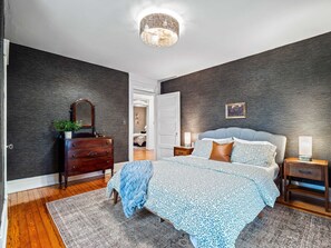 6 bedrooms, desk, iron/ironing board, free WiFi - Roberson House: Private Pool|Walk to Downtown|Sleeps 12 (Washington)