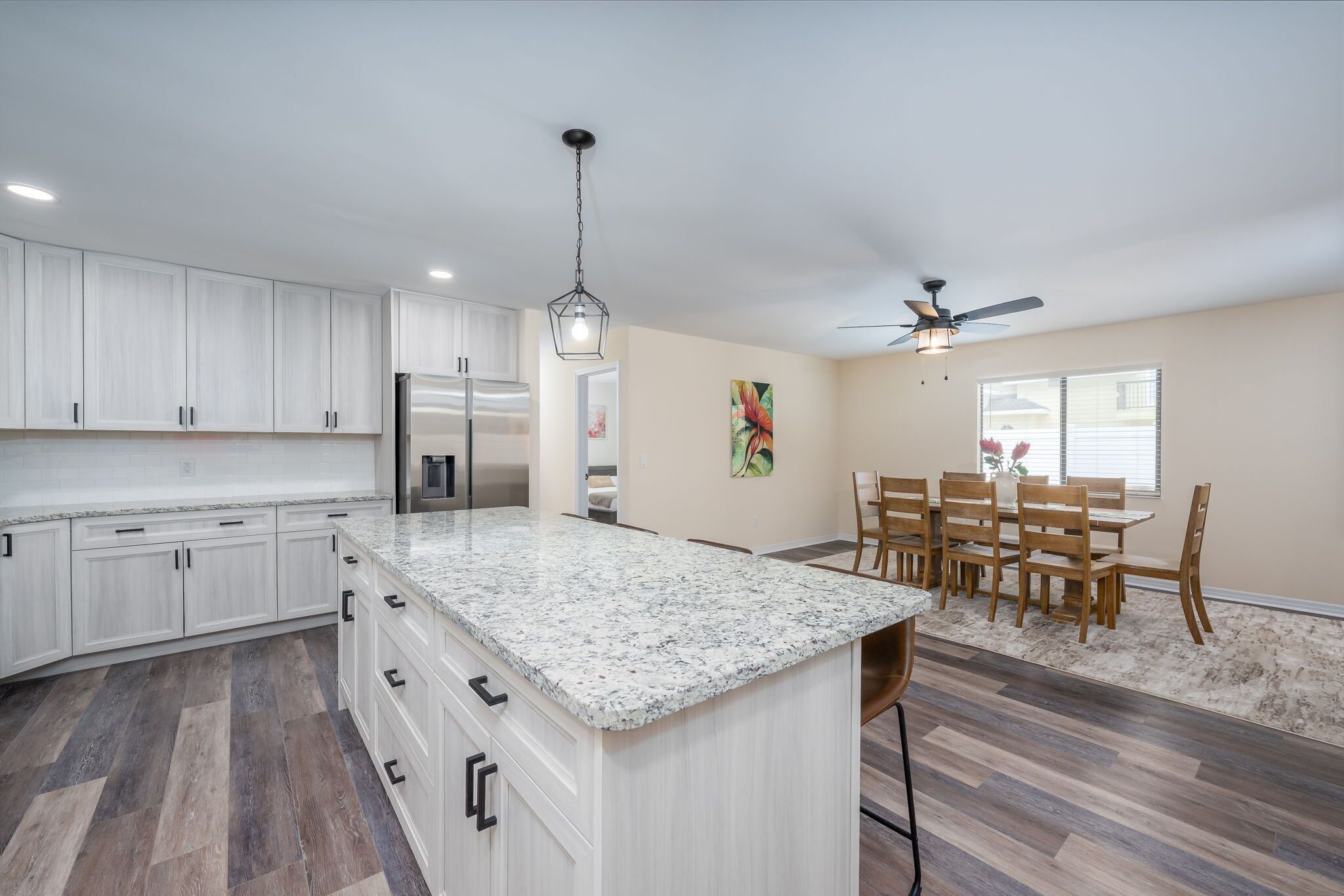 冰箱、微波炉、烤箱、炉灶