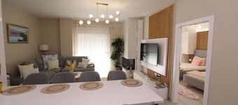 Lakeside Serenity Apartment