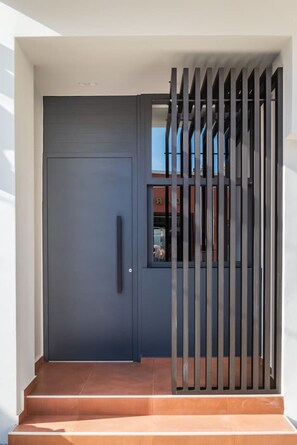 تفاصيل الفندق من الخارج