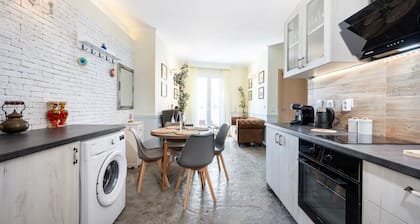 Melathron Sea View apartment (Adults only +16)