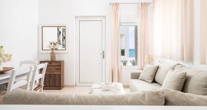 Turtle Cove Cottage | Beachfront