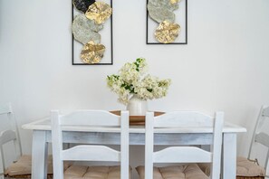 Dining - Turtle Cove Cottage | Beachfront (Kardamaina)