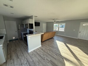 Private kitchen - Great rental close to all the fun! (Port Charlotte)