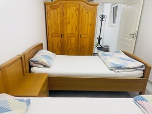 3 Schlafzimmer, Bügeleisen/Bügelbrett, Reisekinderbett, kostenloses WLAN