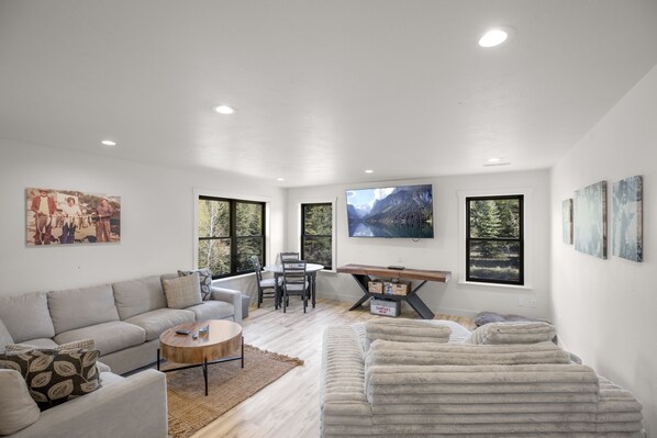 Smart TV, fireplace, DVD player, video library