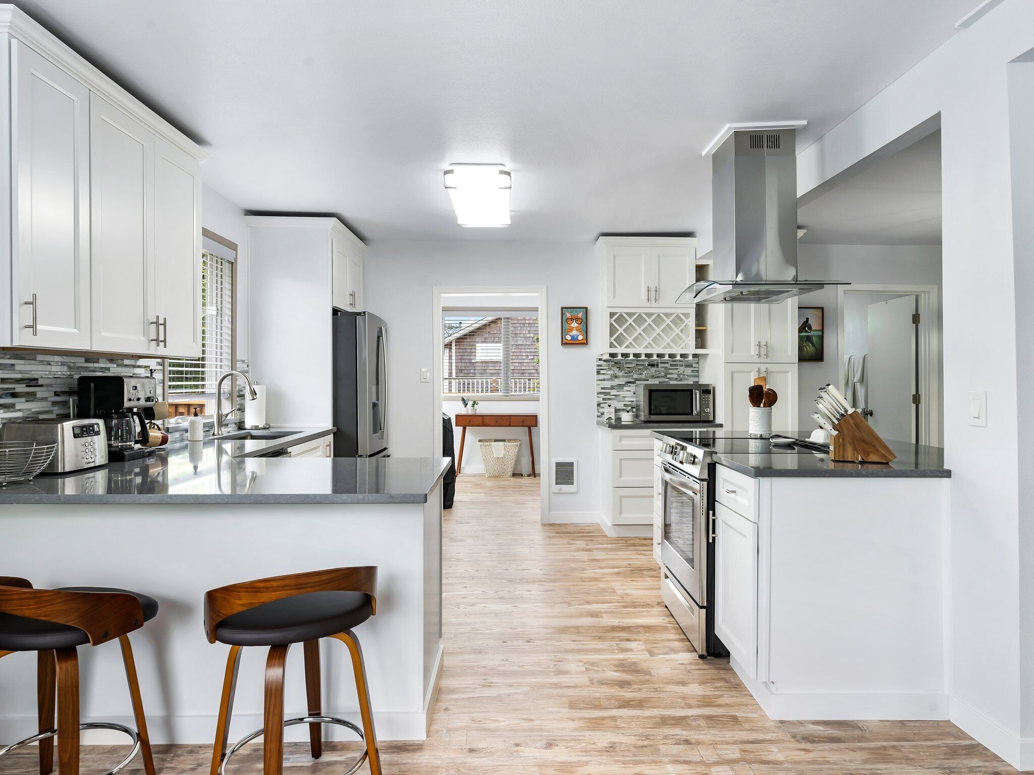 Refrigerador, microondas, horno y parrilla de estufa 