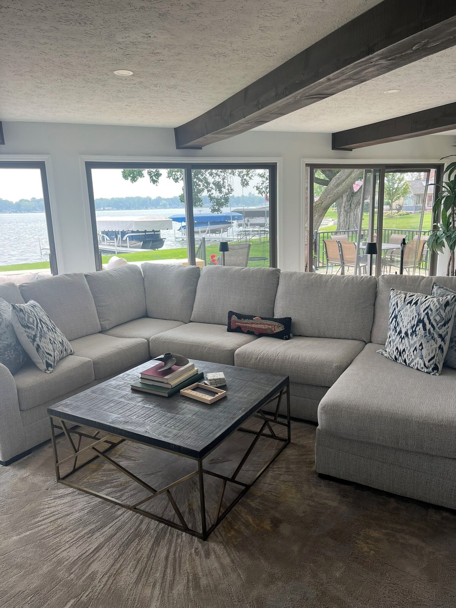 Smart TV, fireplace, table football, ping pong