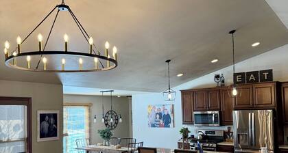 Beautiful 4 bedroom house located in West Depere. Just 7 miles from Lambeau!