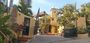 Exterior - Casa Paraiso II with AC, Wi-Fi, Pool, water filtration, full concierge service. (Sayulita)