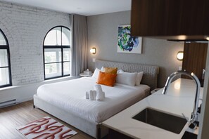 1 Schlafzimmer, Schreibtisch, Bügeleisen/Bügelbrett, Reisekinderbett