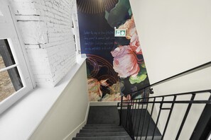 المنشأة من الداخل