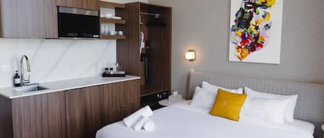 1 bedroom, desk, iron/ironing board, travel cot