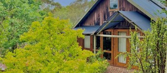 Mudbrick Retreat in Adelaide Hills - Maccy's Cottages!